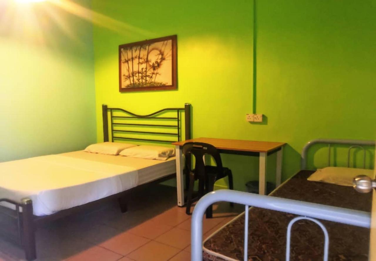 Akinabalu Youth Hostel Kota Kinabalu Exterior photo